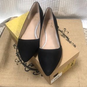 Mix no 6 black suede flats NWT